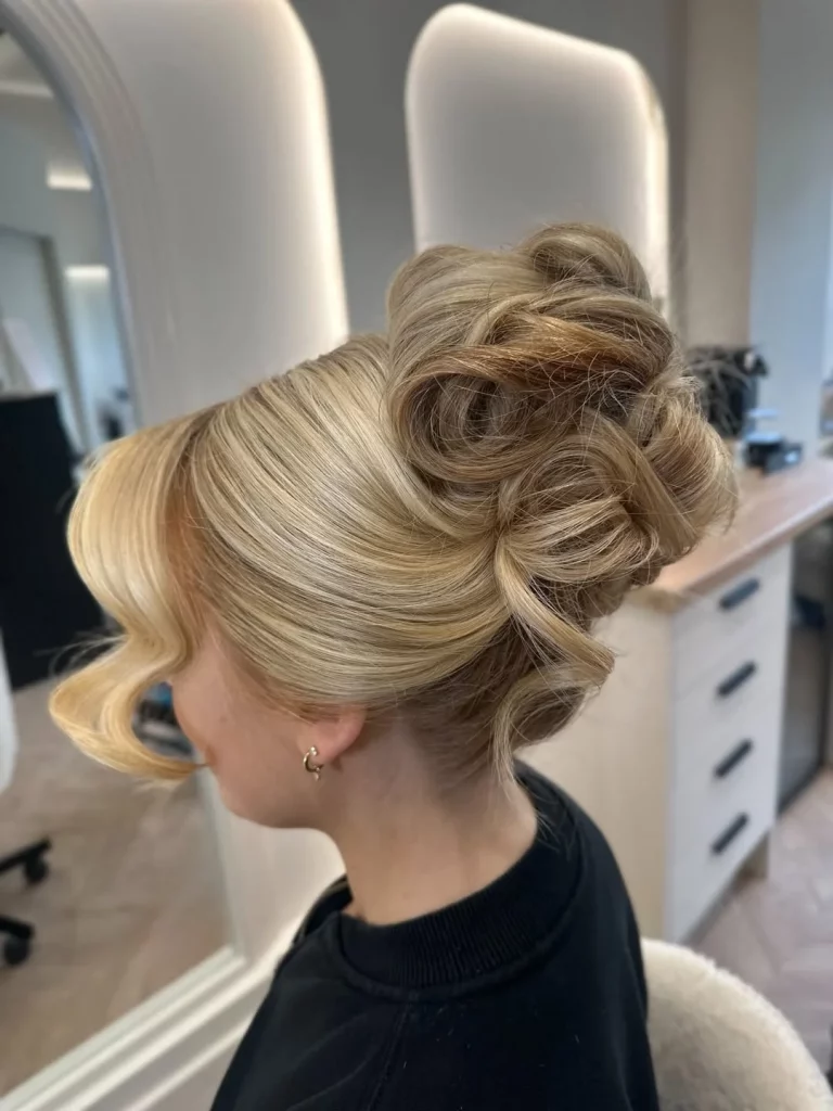 Salon Summer Wedding Guest Hairstyles 2026 That Feel Romantic, Modern, and Effortlessly Chic
