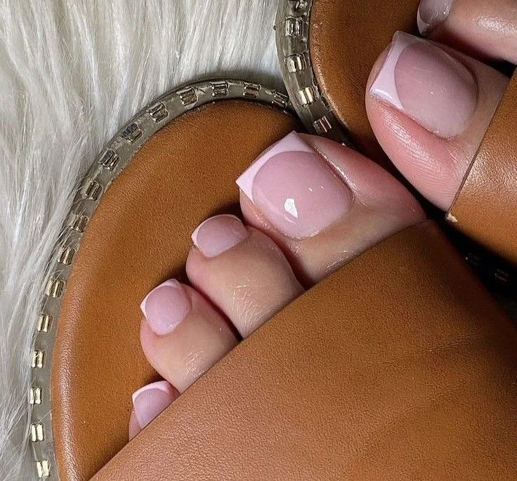 Summer Pedicure Colors 2026: Trendy Pink, Blue & Chic Pedi Ideas for Every Skin Tone